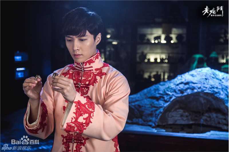 最优质张艺兴(LAY，レイ)在《老九门》二月红中的相册