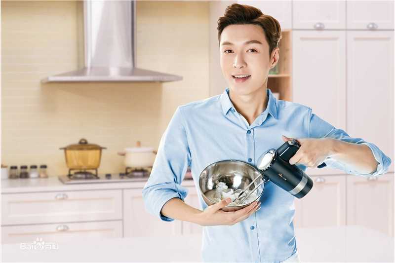 张艺兴(LAY，レイ)代言冒险岛2图片图集