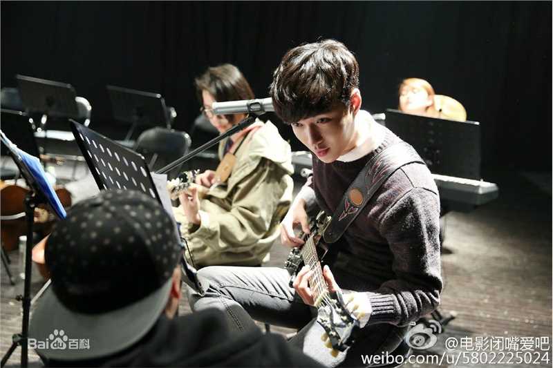 精选张艺兴(LAY，レイ)在《闭嘴！爱吧》韩彬中的图册