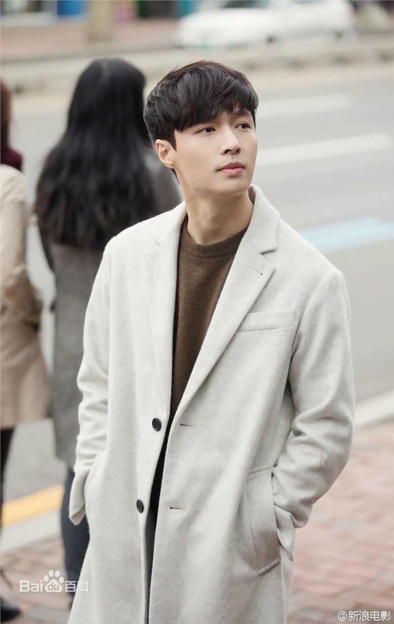 精选张艺兴(LAY，レイ)在《闭嘴！爱吧》韩彬中的图册