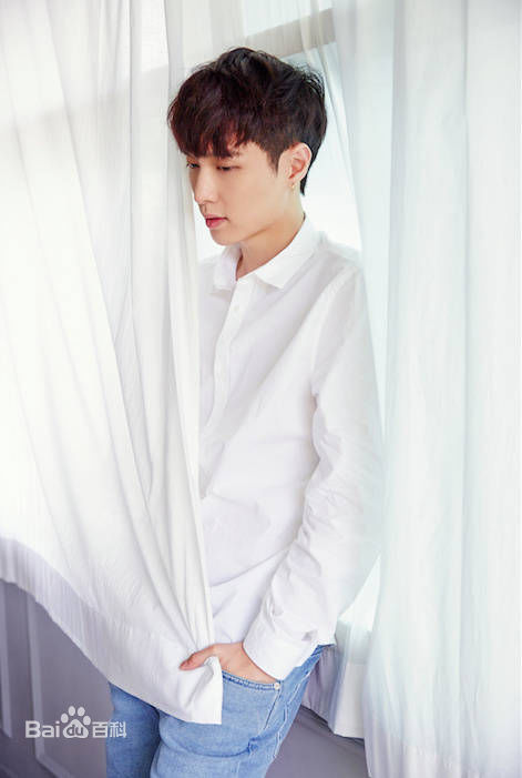 最优质张艺兴(LAY，レイ)在《而立24》春中的相册