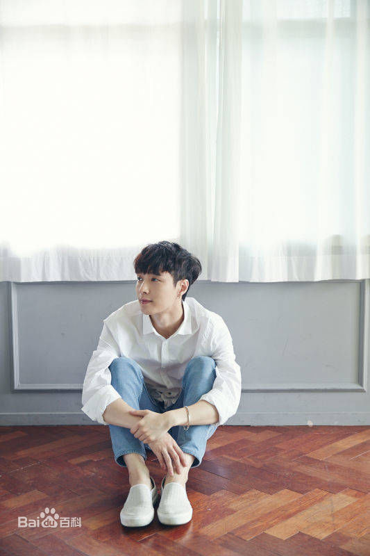 最优质张艺兴(LAY，レイ)在《而立24》春中的相册