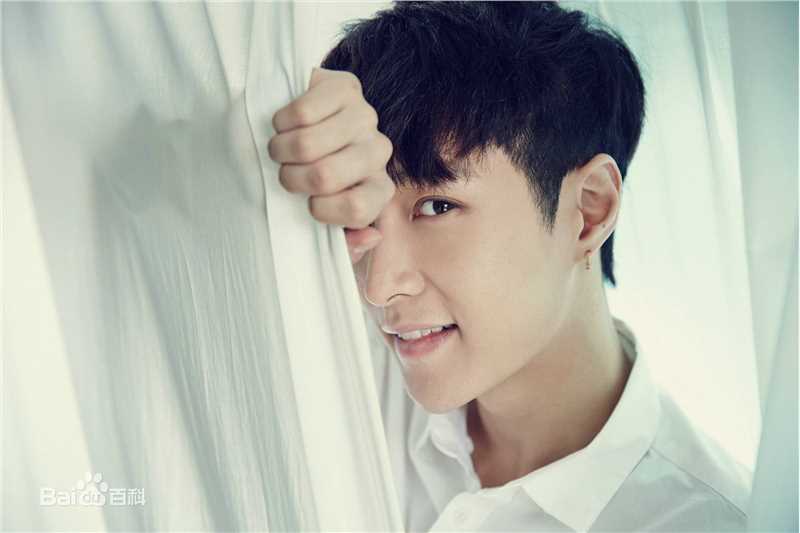 最优质张艺兴(LAY，レイ)在《而立24》春中的相册