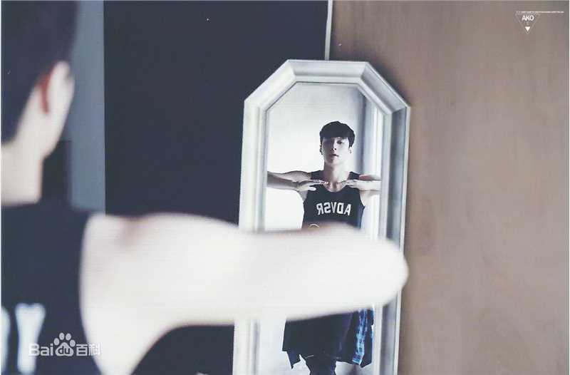 张艺兴(LAY，レイ)在《而立24》夏中的