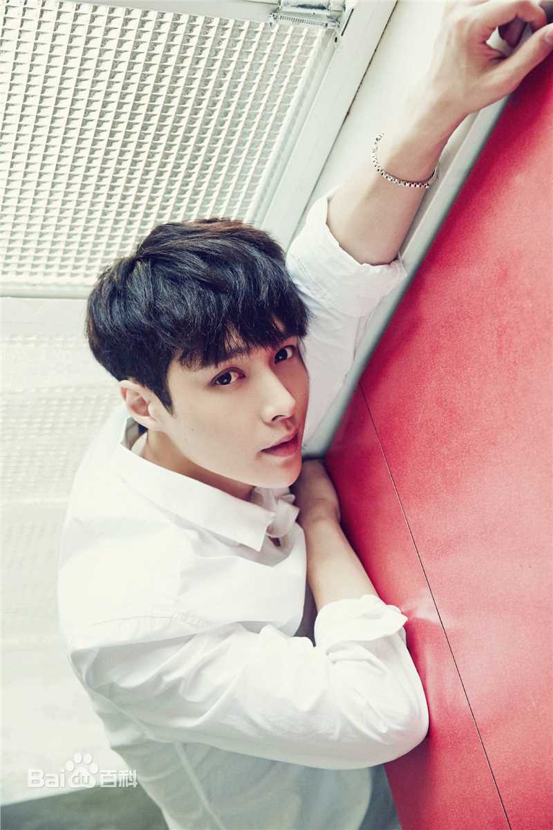 最全张艺兴(LAY，レイ)在《而立24》秋中的相册