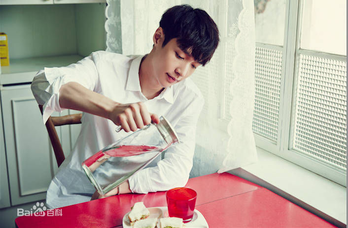 最全张艺兴(LAY，レイ)在《而立24》秋中的相册