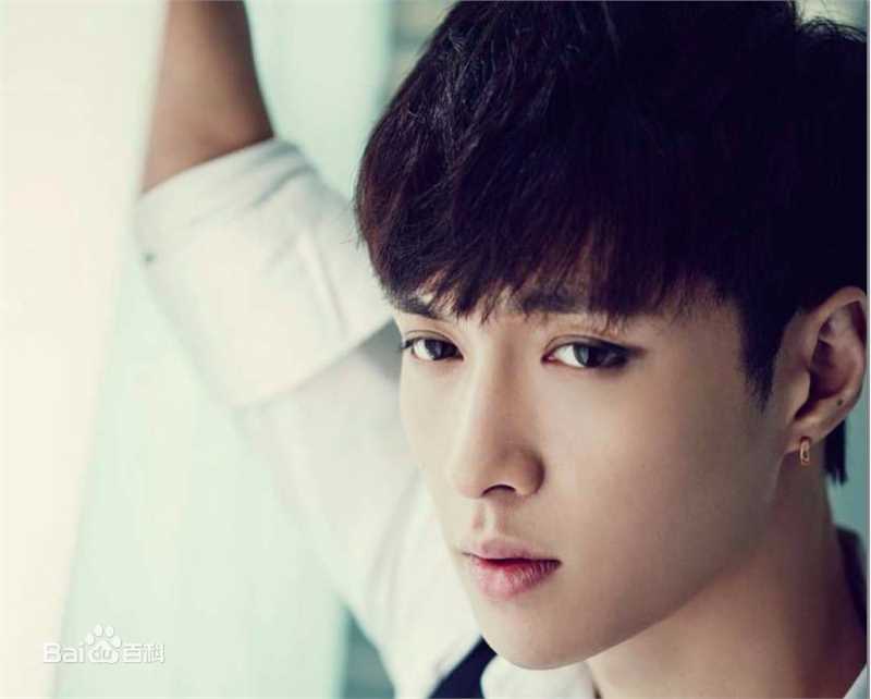 张艺兴(LAY，レイ)在《而立24》冬中的