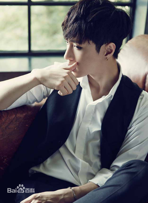 张艺兴(LAY，レイ)在《而立24》冬中的