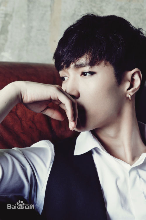 张艺兴(LAY，レイ)在《而立24》冬中的