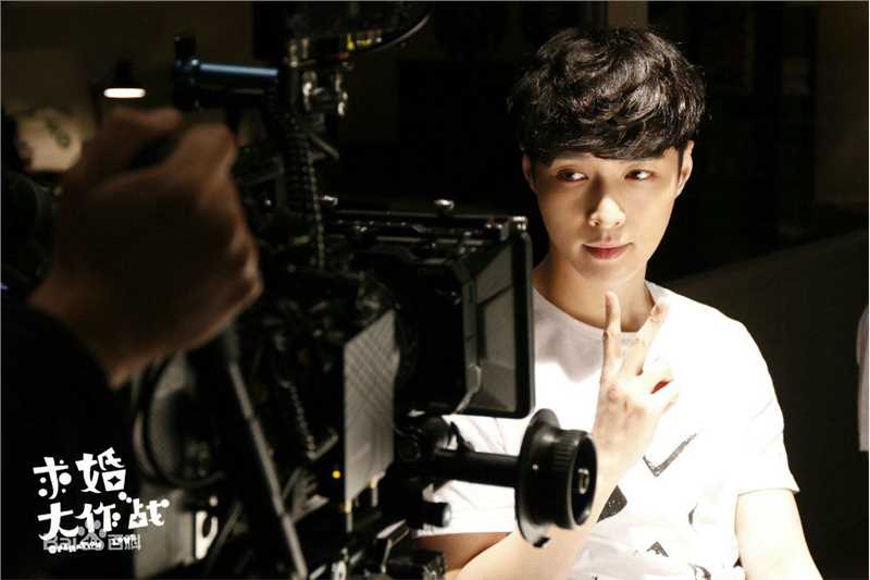 精选张艺兴(LAY，レイ)在《求婚大作战》严小赖中的图册