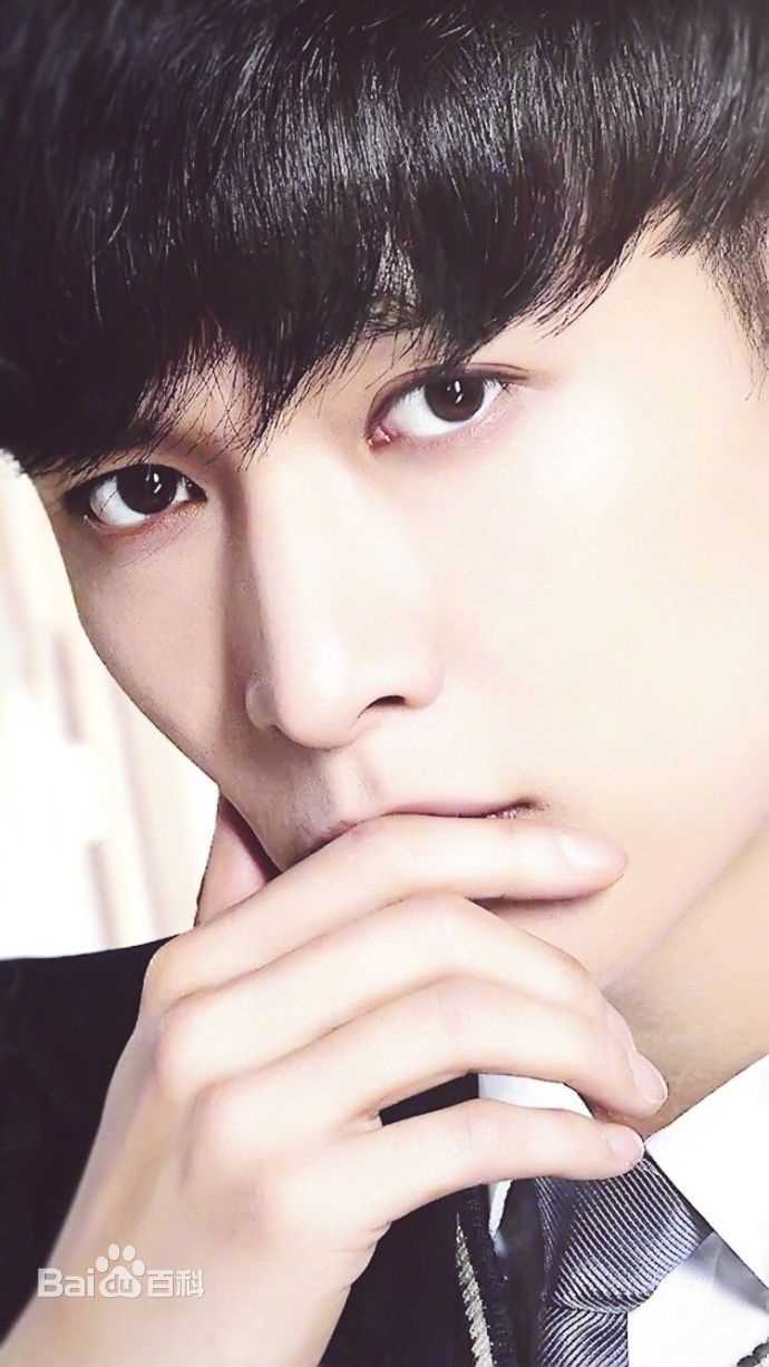 精选张艺兴(LAY，レイ)在《求婚大作战》严小赖中的图册