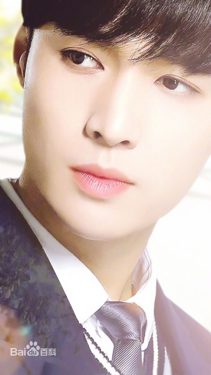 精选张艺兴(LAY，レイ)在《求婚大作战》严小赖中的图册