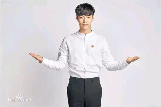 张艺兴(LAY，レイ)《年轻人》杂志