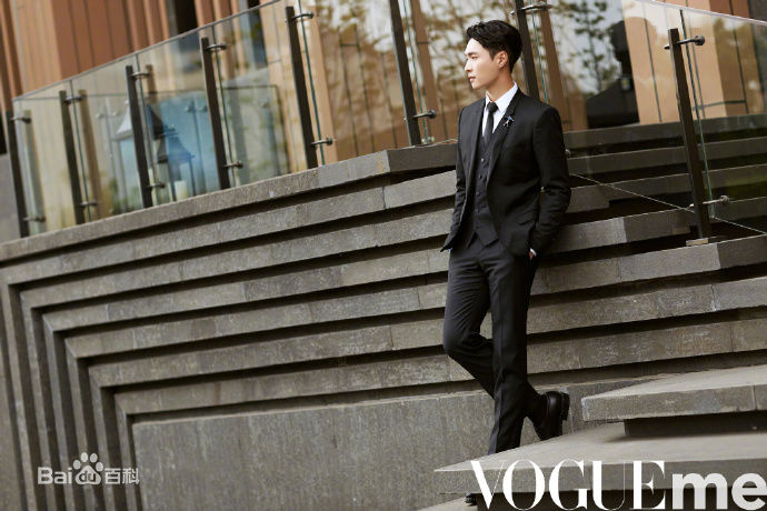 高清张艺兴(LAY，レイ)在《VogueMe》中的图集