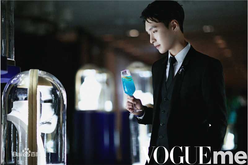 高清张艺兴(LAY，レイ)在《VogueMe》中的图集
