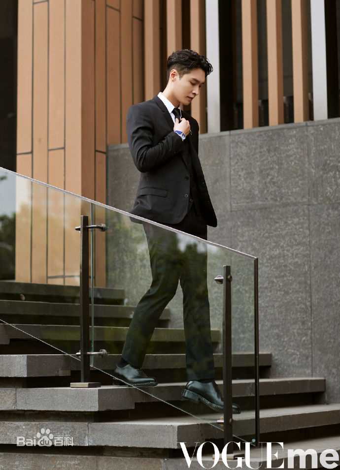 高清张艺兴(LAY，レイ)在《VogueMe》中的图集