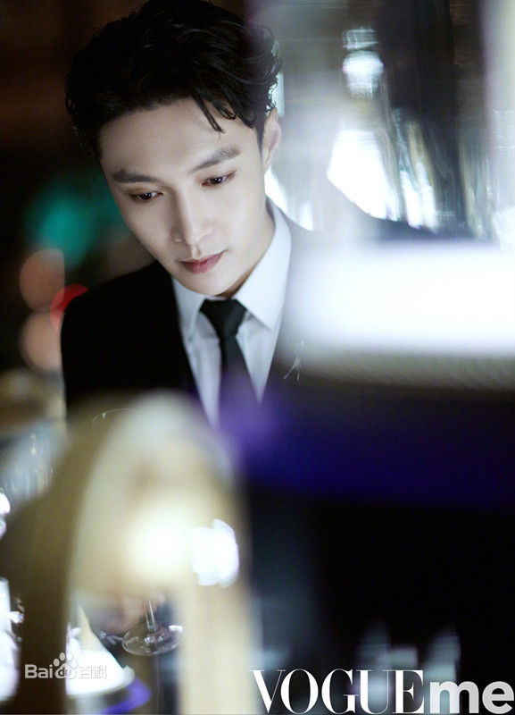 高清张艺兴(LAY，レイ)在《VogueMe》中的图集