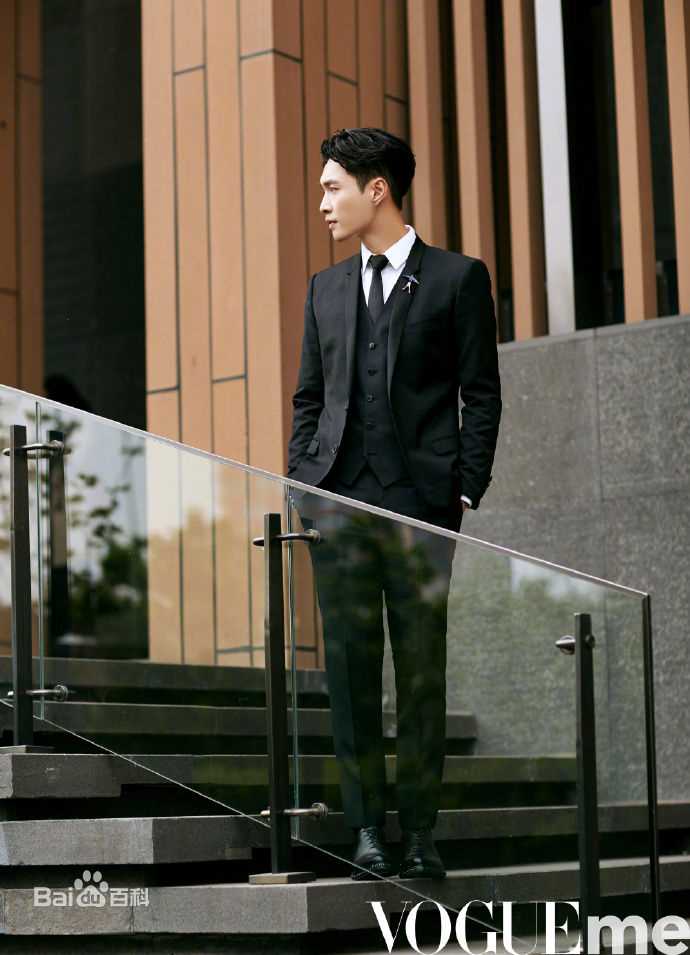 高清张艺兴(LAY，レイ)在《VogueMe》中的图集