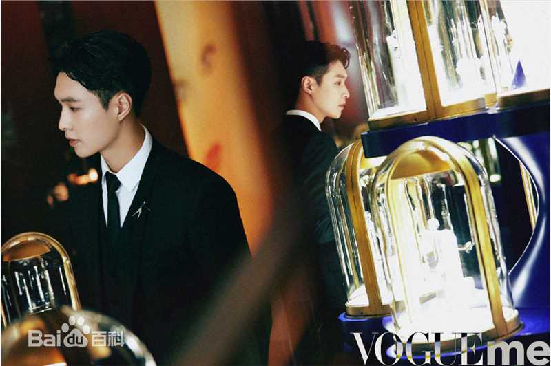 高清张艺兴(LAY，レイ)在《VogueMe》中的图集