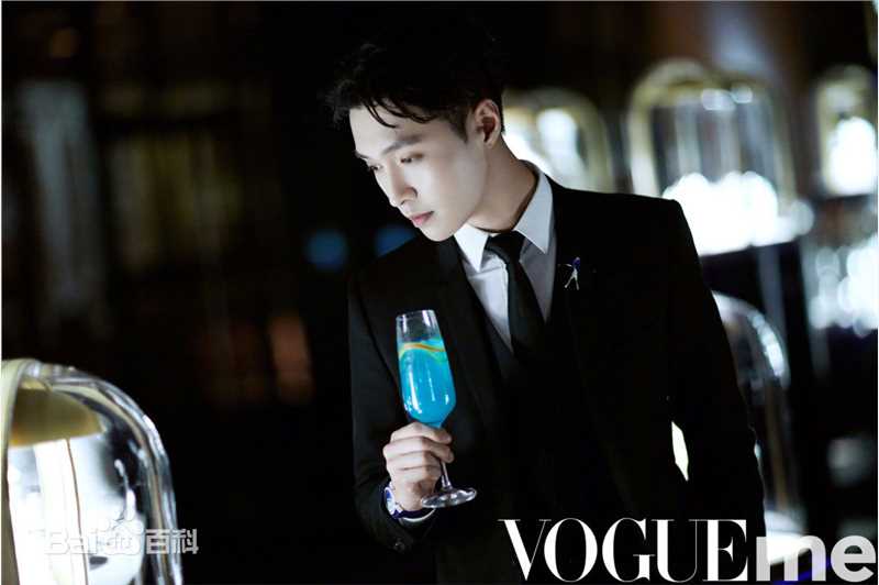 高清张艺兴(LAY，レイ)在《VogueMe》中的图集