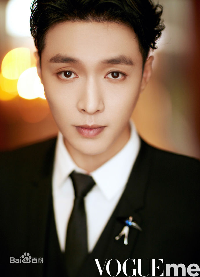 高清张艺兴(LAY，レイ)在《VogueMe》中的图集