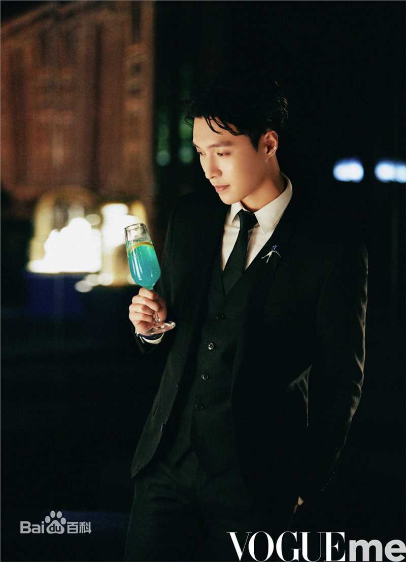 高清张艺兴(LAY，レイ)在《VogueMe》中的图集