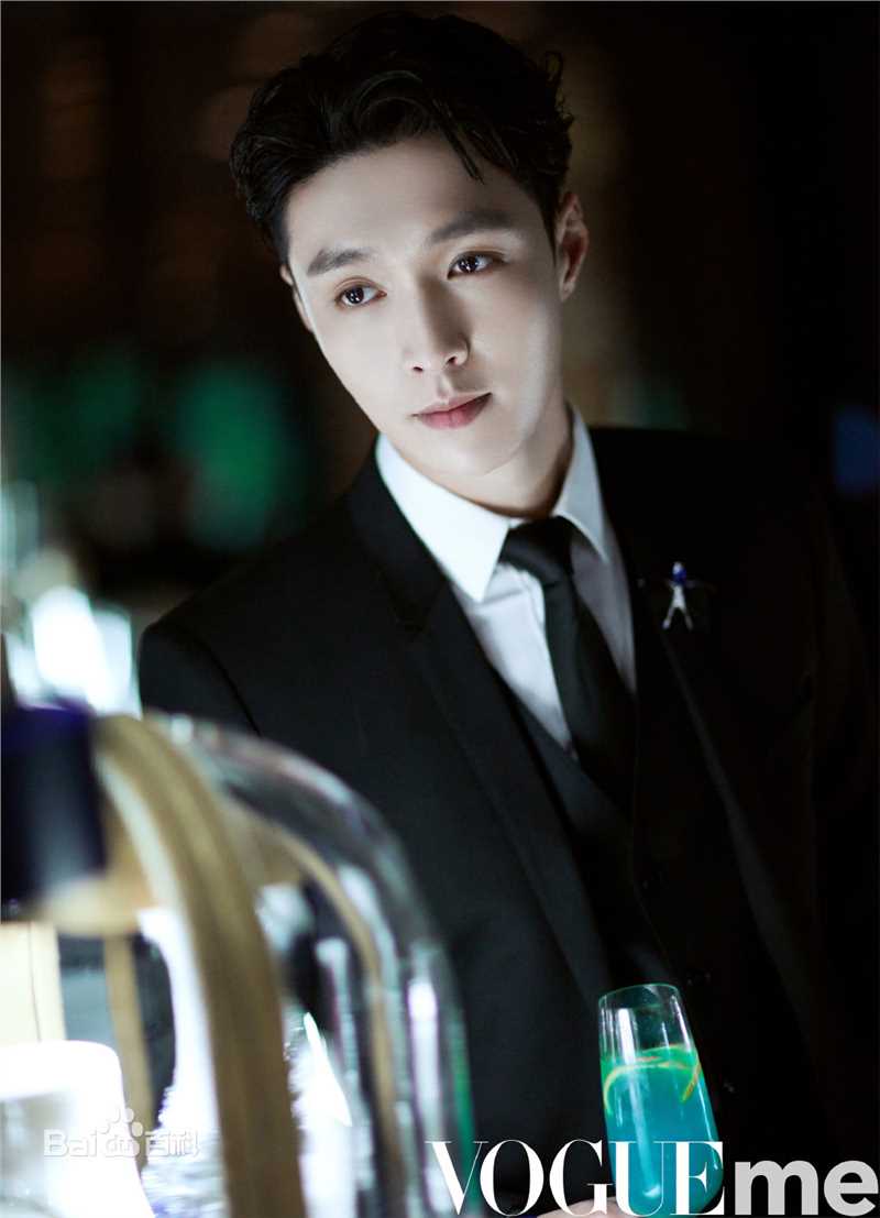 高清张艺兴(LAY，レイ)在《VogueMe》中的图集