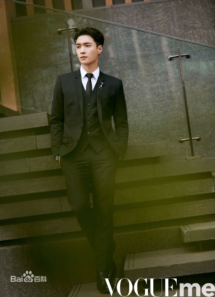 高清张艺兴(LAY，レイ)在《VogueMe》中的图集