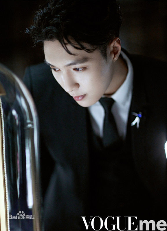 高清张艺兴(LAY，レイ)在《VogueMe》中的图集