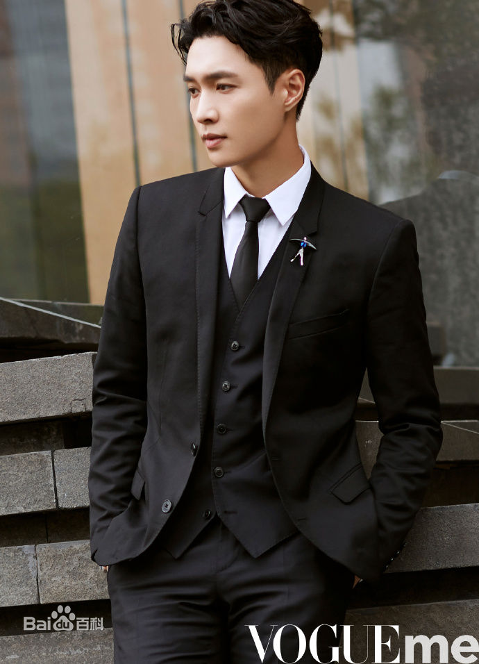 高清张艺兴(LAY，レイ)在《VogueMe》中的图集
