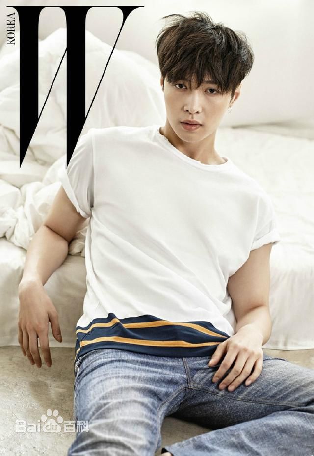 最优质张艺兴(LAY，レイ)在《W KOREA》中的相册