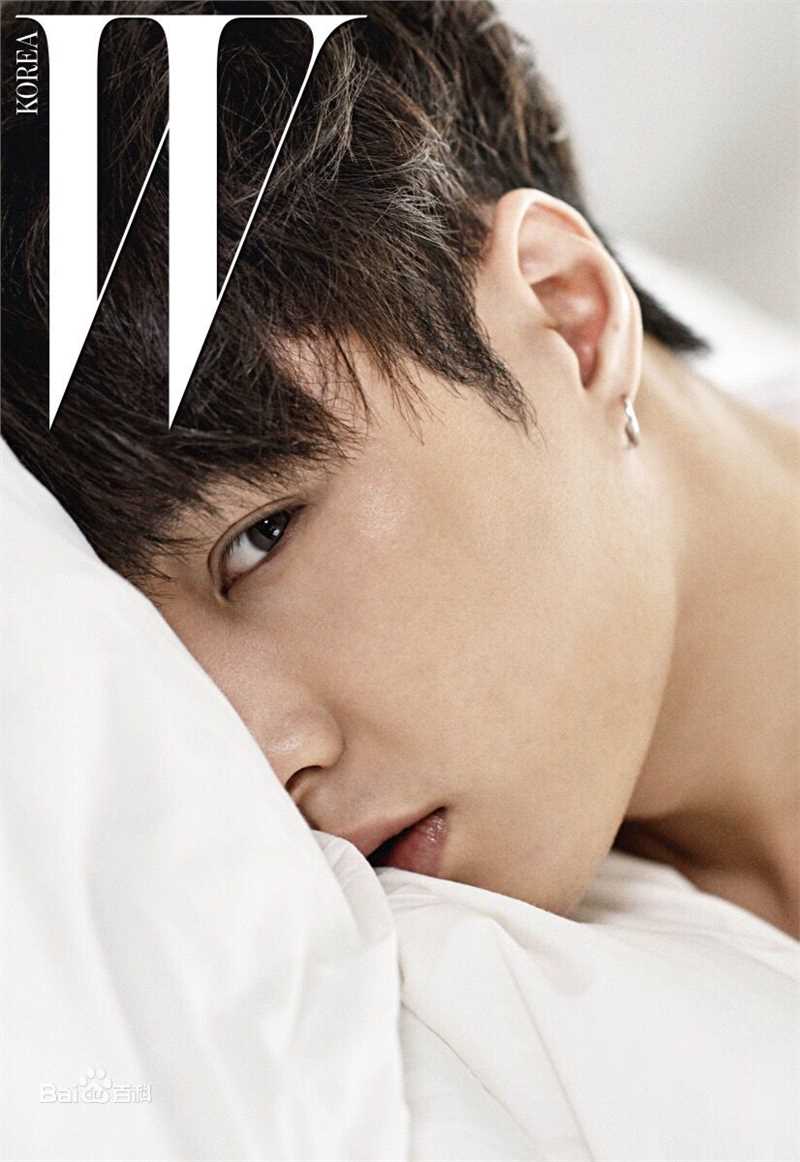 最优质张艺兴(LAY，レイ)在《W KOREA》中的相册