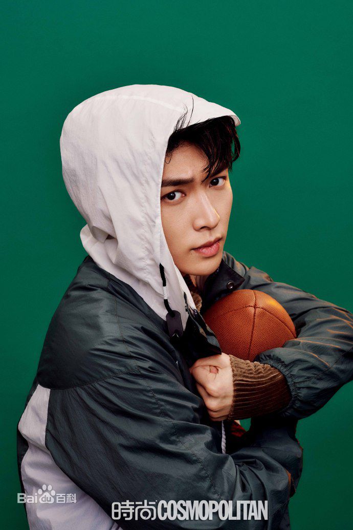 最优质张艺兴(LAY，レイ)在《时尚COO》8月中的相册