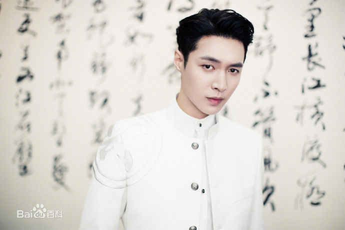 张艺兴(LAY，レイ)向上向善好青年图册