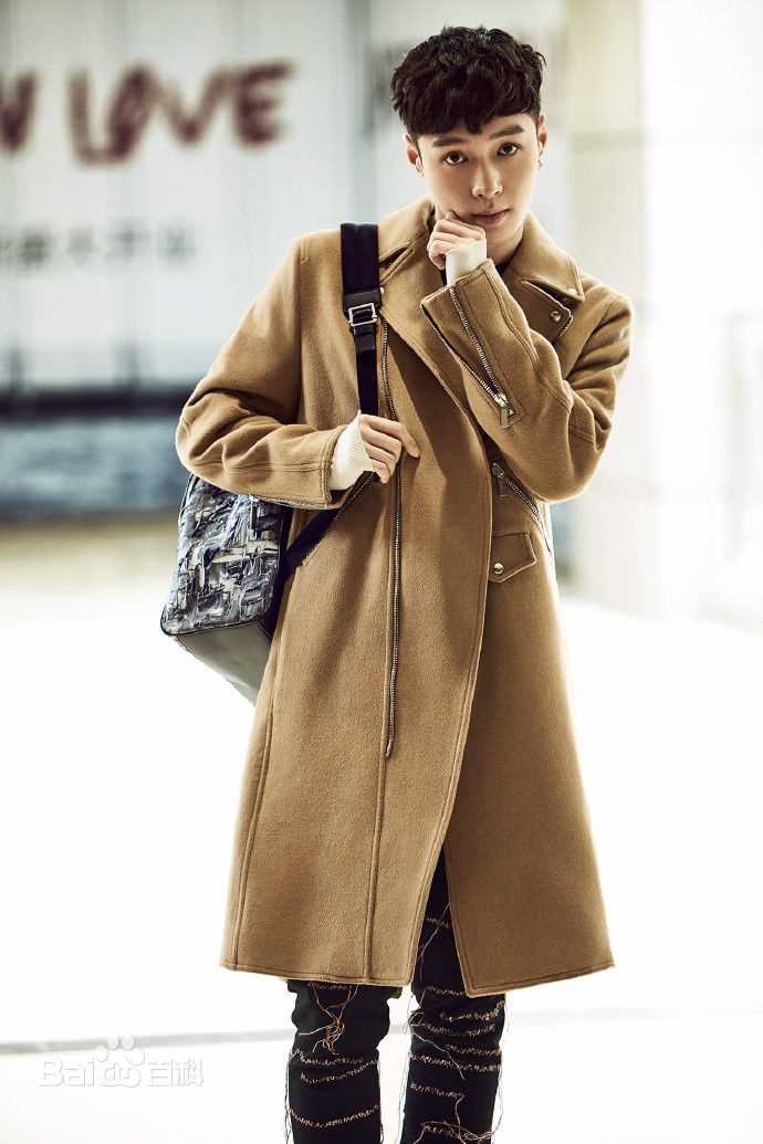 张艺兴(LAY，レイ)最新街拍壁纸