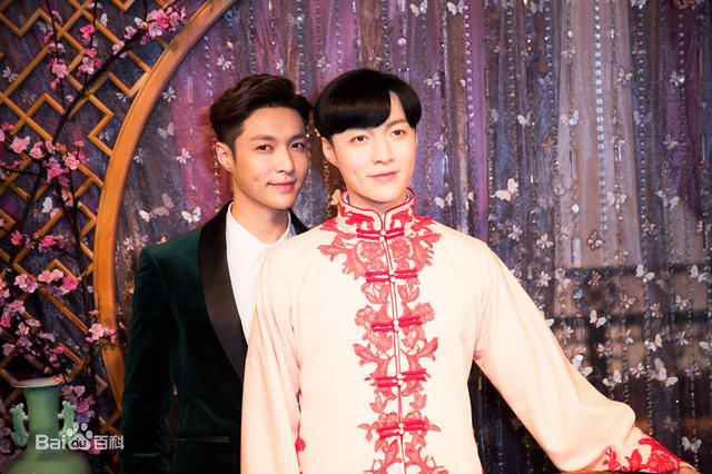 张艺兴(LAY，レイ)杜莎夫人蜡像馆前后照片