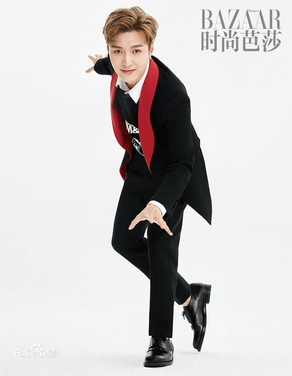 最优质张艺兴(LAY，レイ)在《时尚芭莎》2017年10月上中的相册