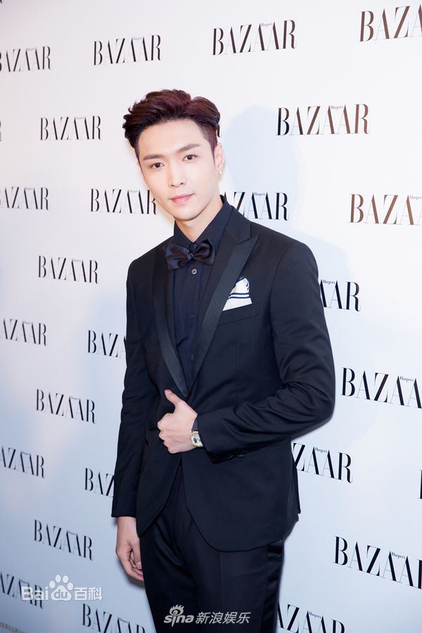 张艺兴(LAY，レイ)芭莎慈善夜壁纸壁纸