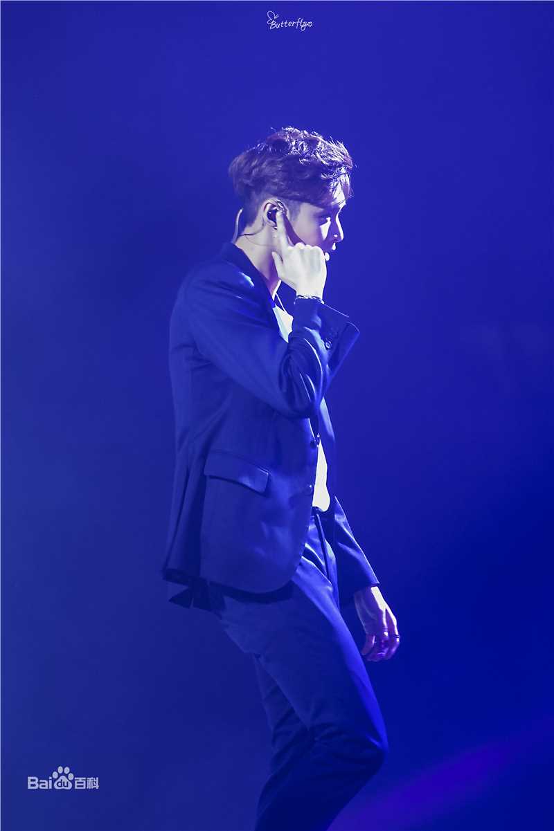 张艺兴(LAY，レイ)事业版图发布会生活照