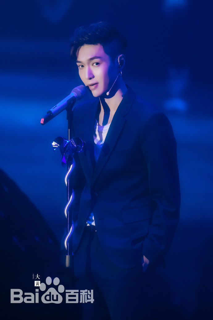 张艺兴(LAY，レイ)事业版图发布会生活照