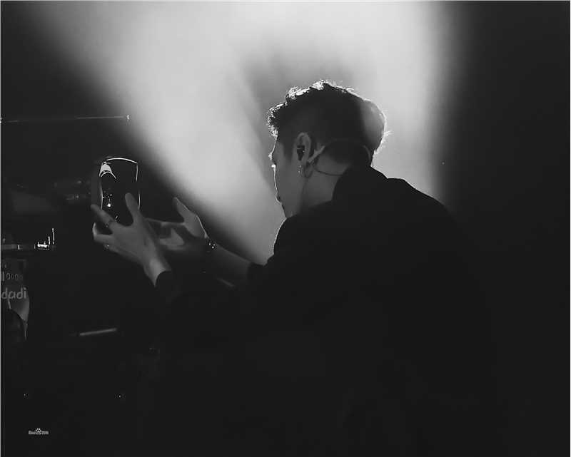 张艺兴(LAY，レイ)事业版图发布会生活照