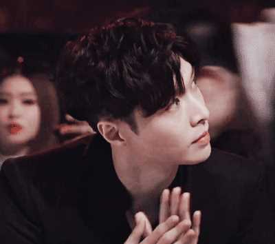 张艺兴(LAY，レイ)动图GIF合辑性感图片图集