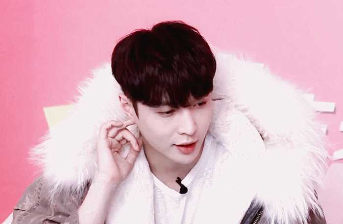 张艺兴(LAY，レイ)动图GIF合辑性感图片图集