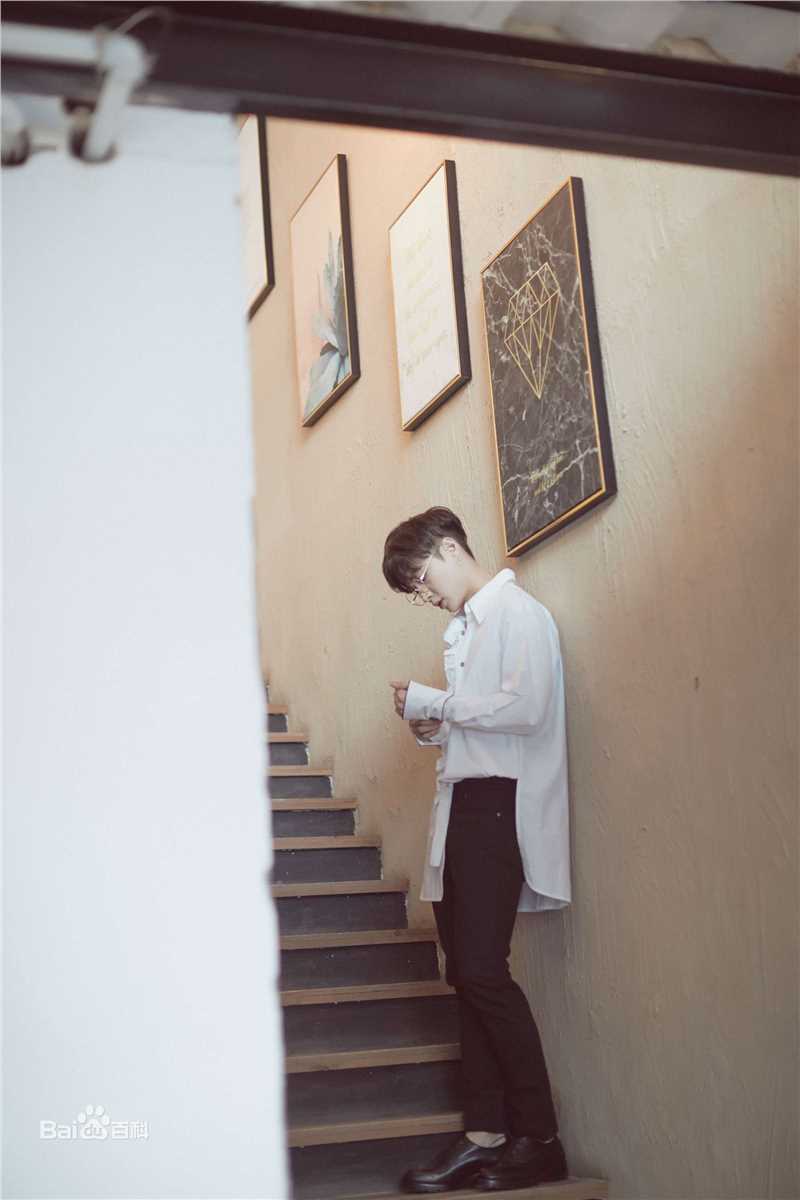 最全张艺兴(LAY，レイ)在专辑《Winter Special Gift》中的壁纸