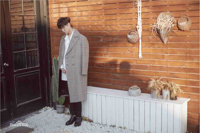 最全张艺兴(LAY，レイ)在专辑《Winter Special Gift》中的壁纸