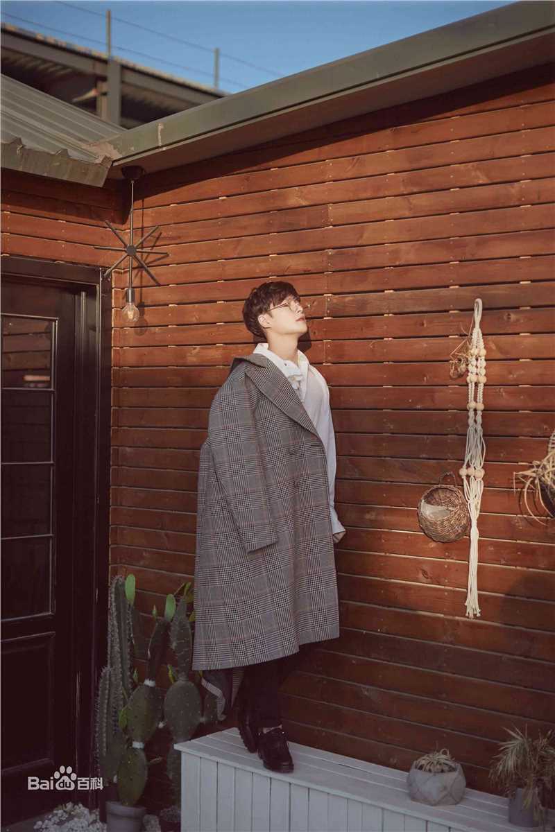 最全张艺兴(LAY，レイ)在专辑《Winter Special Gift》中的壁纸