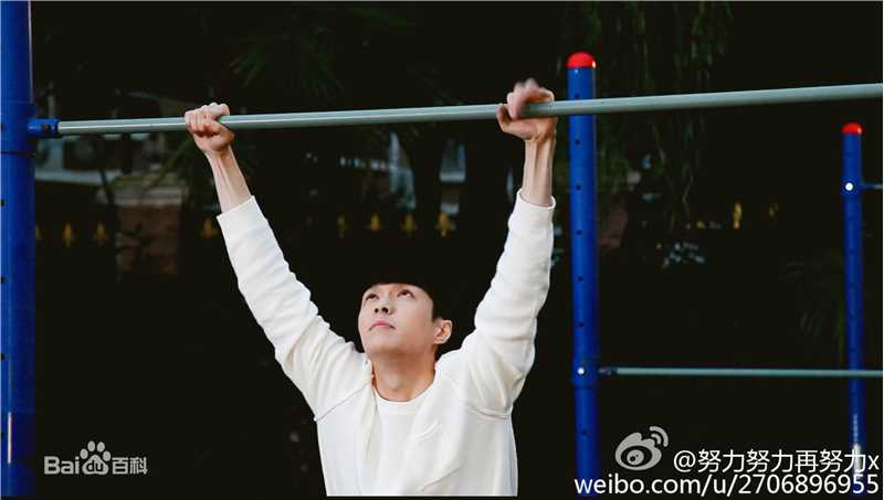 最新张艺兴(LAY，レイ)在作品《求婚大作战》严小赖中的壁纸