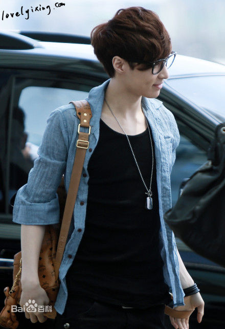 精选张艺兴(LAY，レイ)图片