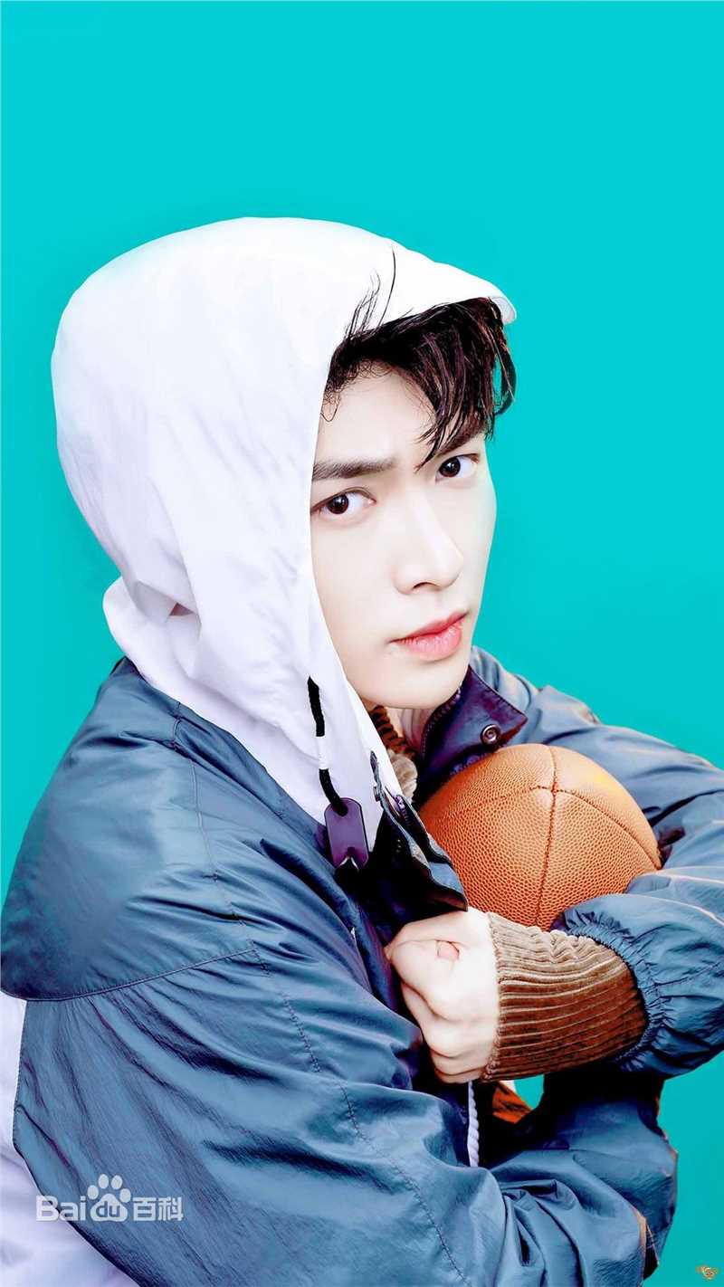 张艺兴(LAY，レイ)最优质coopolitan相册