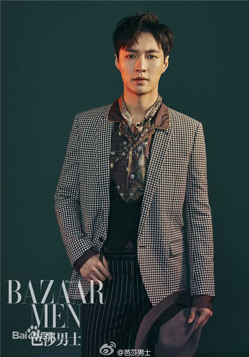 张艺兴(LAY，レイ)精选《芭莎男士》图册